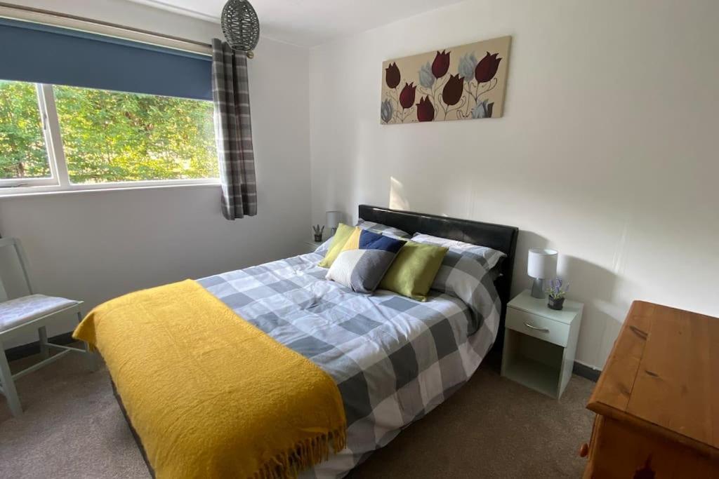 Cheerful 3 Bedroom Bungalow With Indoor Fire Place Gloucester Eksteriør billede