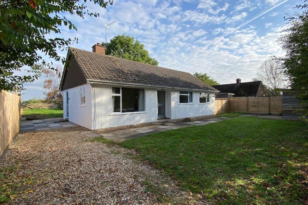 Cheerful 3 Bedroom Bungalow With Indoor Fire Place Gloucester Eksteriør billede